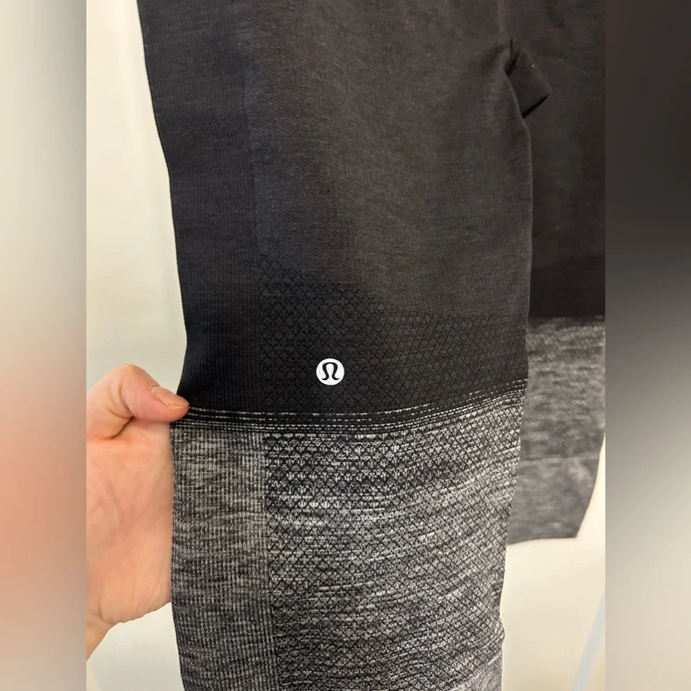 Like New Lululemon Seamlessly Street Crop